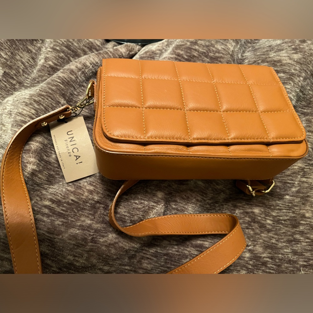 Unica purse made in Italy. NWT. Perfect condition. Genuine leather. Gorgeous. - Picture 2 of 10